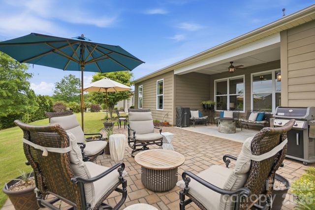 15519 Lake Ridge Road, Charlotte, NC 28278