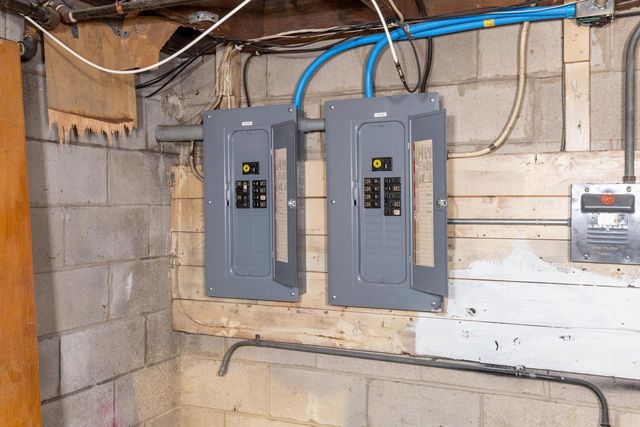 1809 Madison STREET, Manitowoc, WI 54220