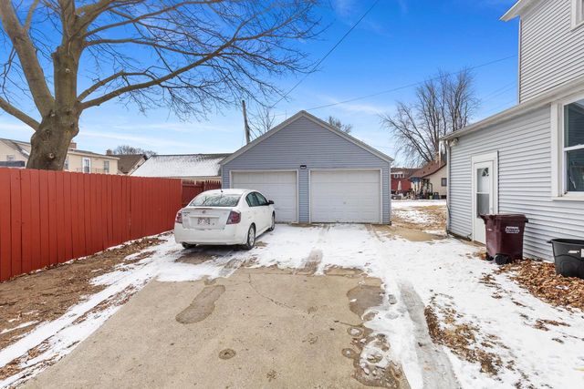 1809 Madison STREET, Manitowoc, WI 54220