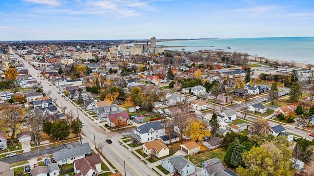 1809 Madison STREET, Manitowoc, WI 54220