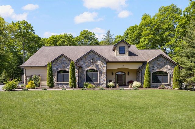 19 Blacksburt Court, North Kingstown, RI 02874