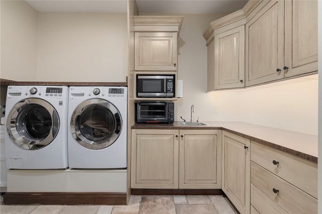19 Blacksburt Court, North Kingstown, RI 02874