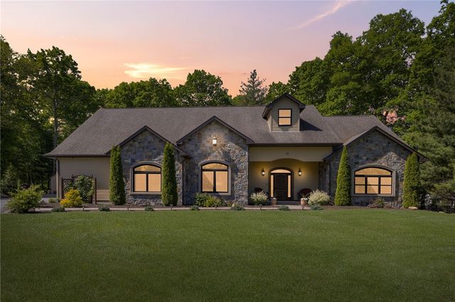 19 Blacksburt Court, North Kingstown, RI 02874