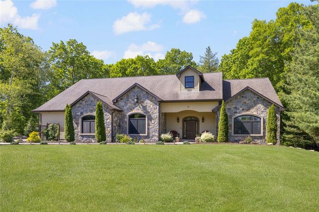 19 Blacksburt Court, North Kingstown, RI 02874