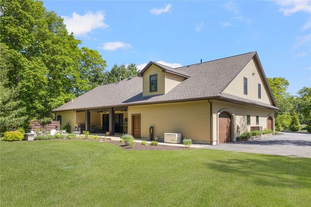 19 Blacksburt Court, North Kingstown, RI 02874