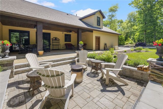 19 Blacksburt Court, North Kingstown, RI 02874