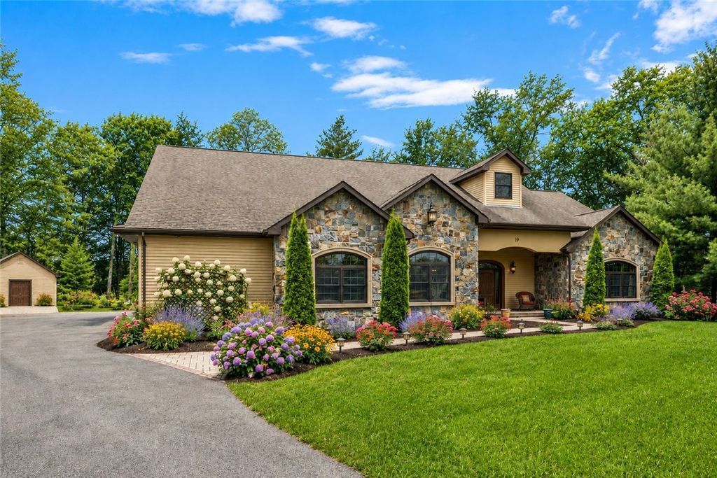 19 Blacksburt Court, North Kingstown, RI 02874