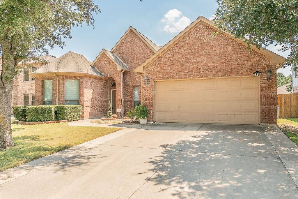 4316 Wood Stone Circle, Corinth, TX 76208
