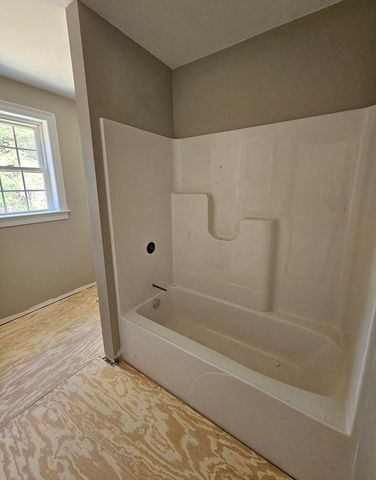 17 Paul Road, Middleboro, MA 02346