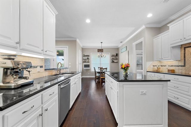 41 North Shore Circle, Waco, TX 76708