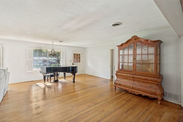 2615 Glenwood Lane, Denton, TX 76209
