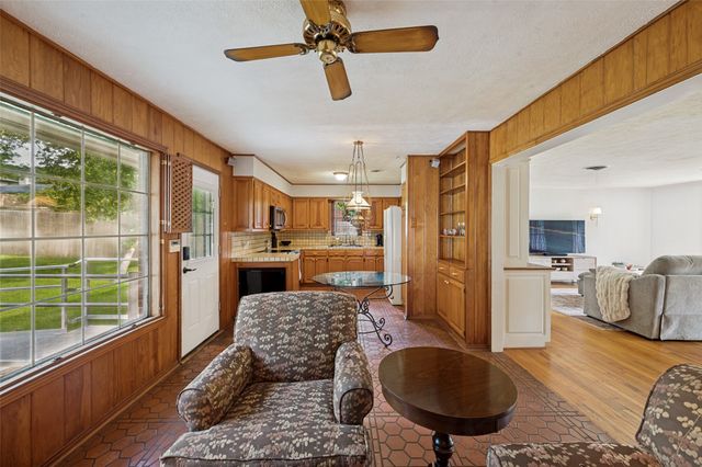 2615 Glenwood Lane, Denton, TX 76209