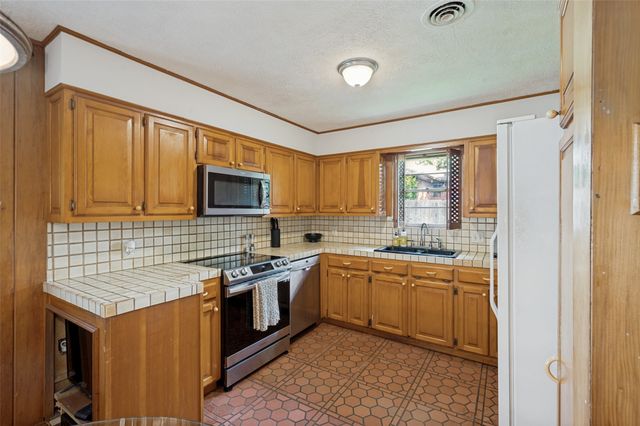 2615 Glenwood Lane, Denton, TX 76209