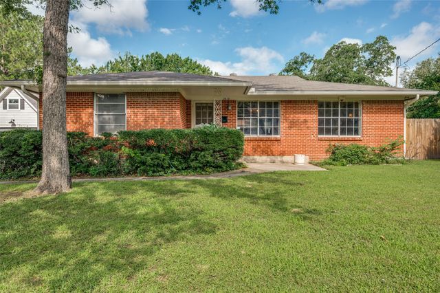 2615 Glenwood Lane, Denton, TX 76209
