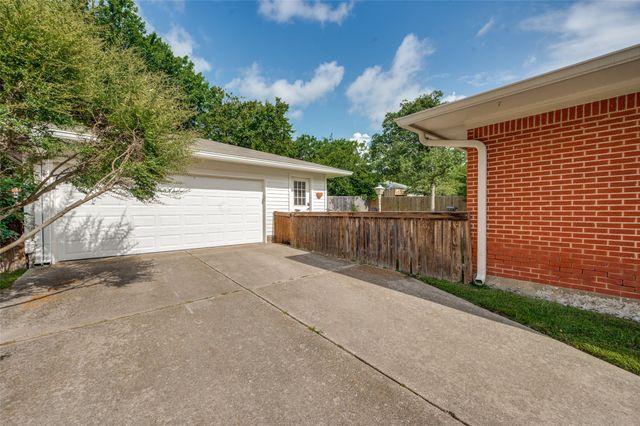 2615 Glenwood Lane, Denton, TX 76209