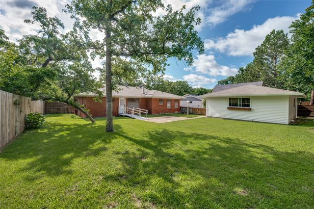 2615 Glenwood Lane, Denton, TX 76209