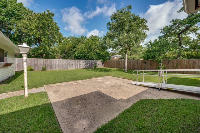 2615 Glenwood Lane, Denton, TX 76209