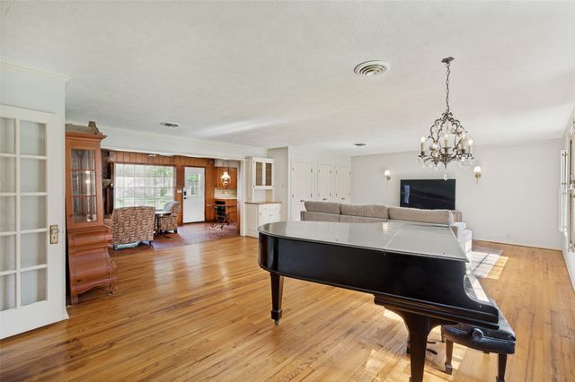 2615 Glenwood Lane, Denton, TX 76209