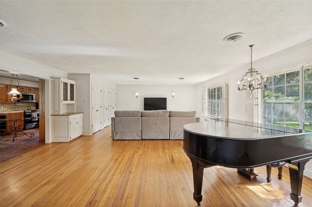 2615 Glenwood Lane, Denton, TX 76209