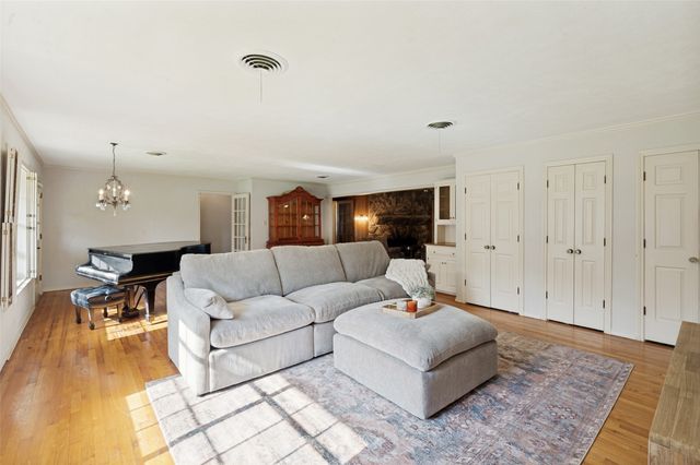 2615 Glenwood Lane, Denton, TX 76209