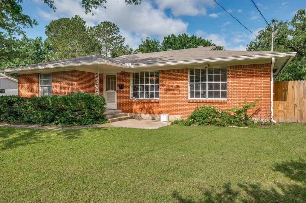 2615 Glenwood Lane, Denton, TX 76209