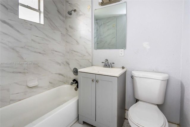 441 NW 12th St, Florida City, FL 33034