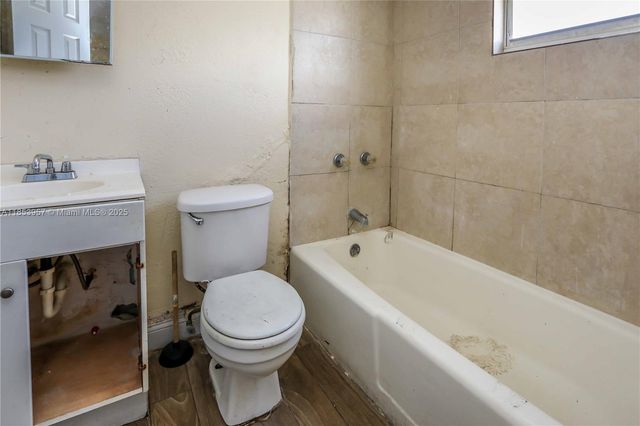 441 NW 12th St, Florida City, FL 33034