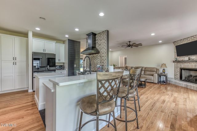 1007 Deerfoot Circle, Rogersville, TN 37857
