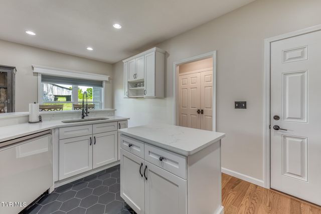 1007 Deerfoot Circle, Rogersville, TN 37857