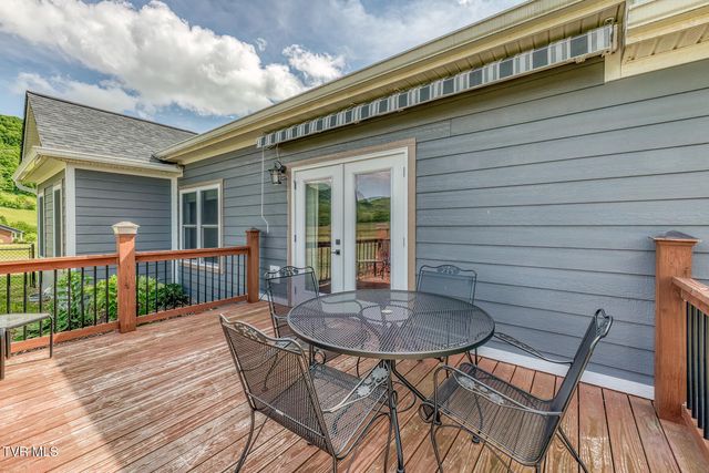 1007 Deerfoot Circle, Rogersville, TN 37857