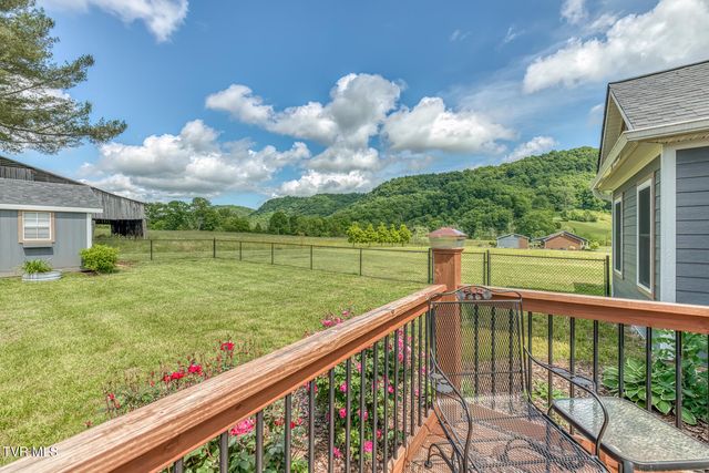 1007 Deerfoot Circle, Rogersville, TN 37857