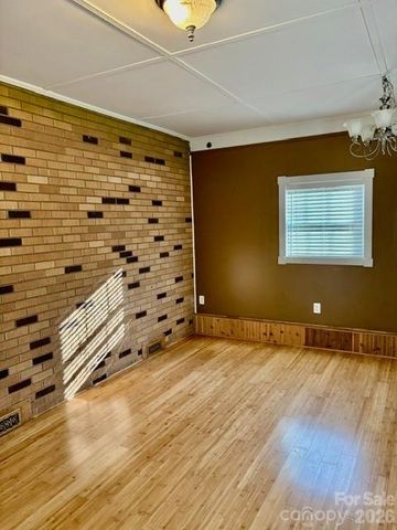 2120 Fallsdale Drive, Gastonia, NC 28052