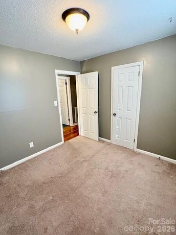 2120 Fallsdale Drive, Gastonia, NC 28052