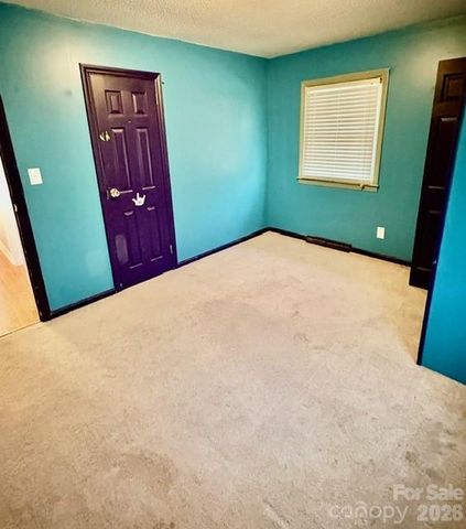 2120 Fallsdale Drive, Gastonia, NC 28052