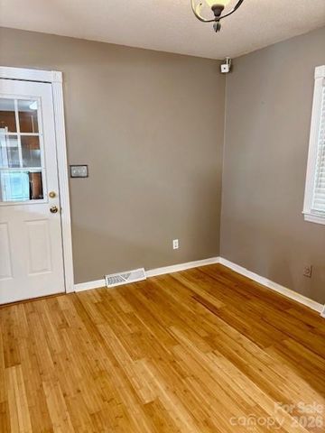 2120 Fallsdale Drive, Gastonia, NC 28052