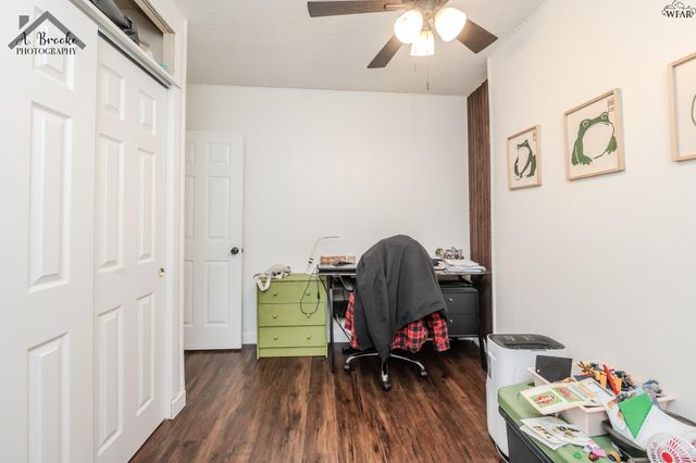 613 W TEXAS AVENUE, Iowa Park, TX 76367