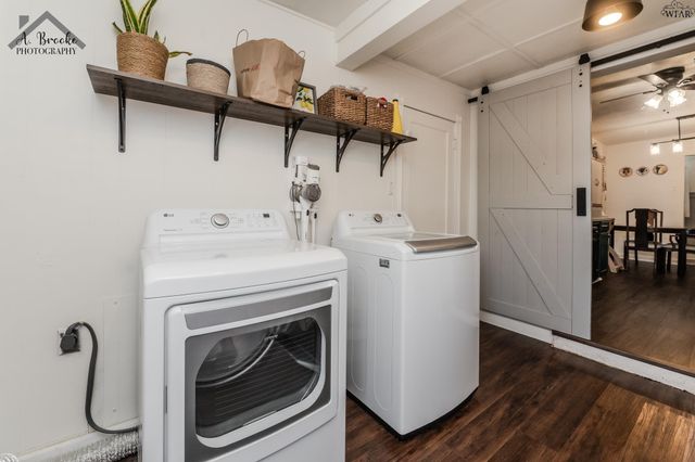 613 W TEXAS AVENUE, Iowa Park, TX 76367