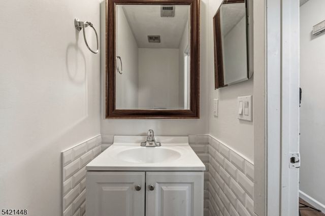 8401 Hana Rd, Edison Twp., NJ 08817