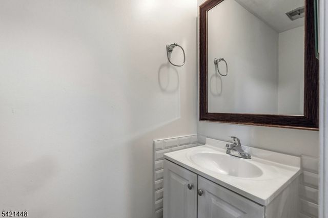 8401 Hana Rd, Edison Twp., NJ 08817