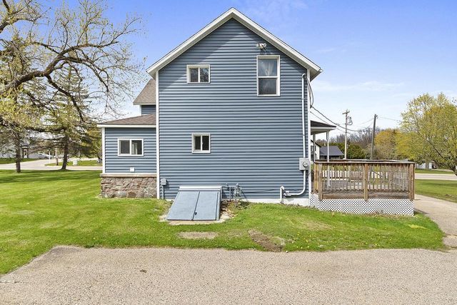 572 GREEN BAY AVENUE, Oconto Falls, WI 54154