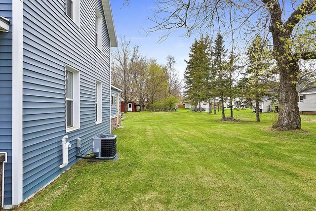 572 GREEN BAY AVENUE, Oconto Falls, WI 54154