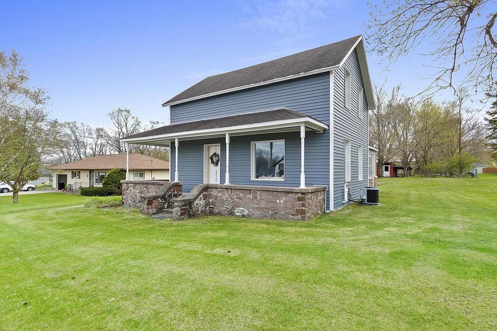 572 GREEN BAY AVENUE, Oconto Falls, WI 54154