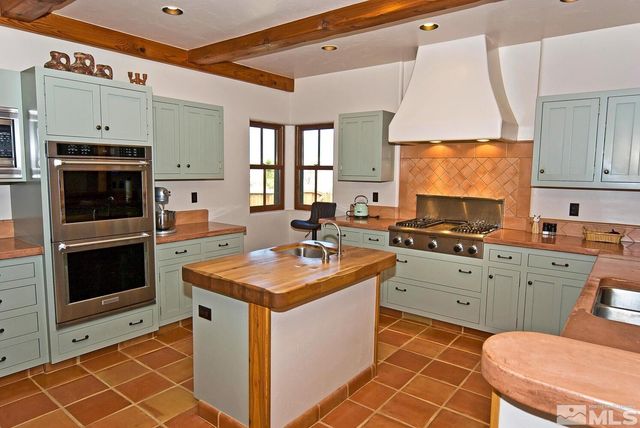 10 Dee Court, Smith Valley, NV 89430