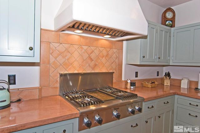 10 Dee Court, Smith Valley, NV 89430