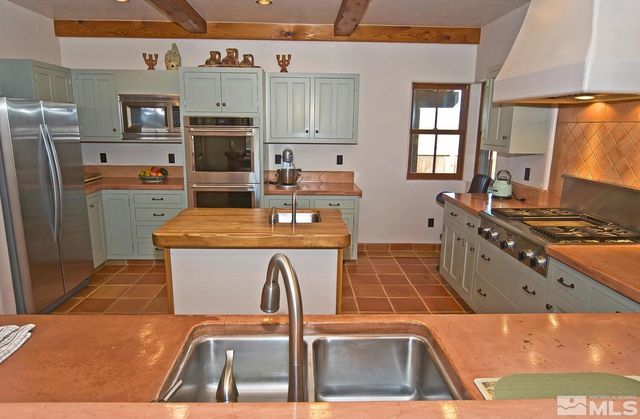 10 Dee Court, Smith Valley, NV 89430