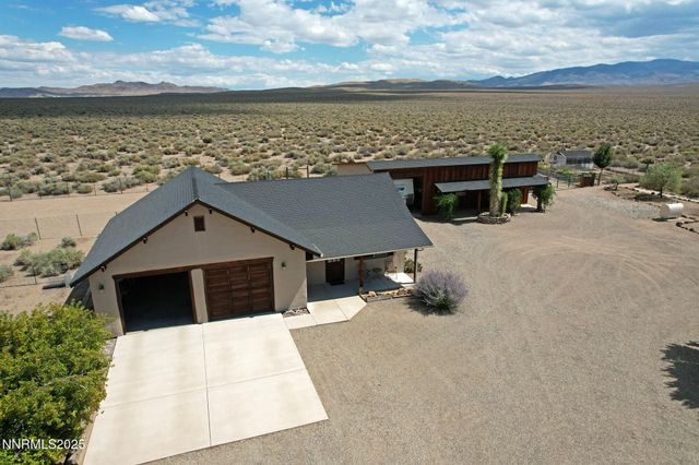 10 Dee Court, Smith Valley, NV 89430