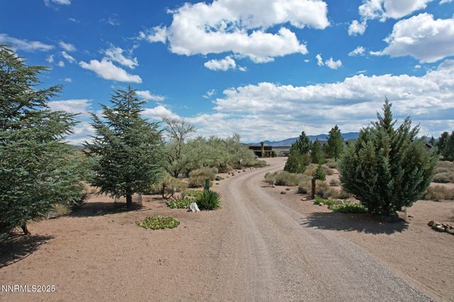 10 Dee Court, Smith Valley, NV 89430