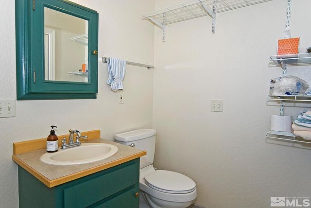 10 Dee Court, Smith Valley, NV 89430