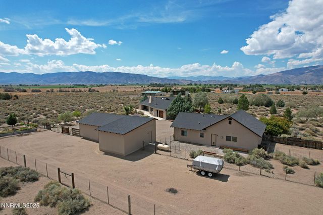 10 Dee Court, Smith Valley, NV 89430