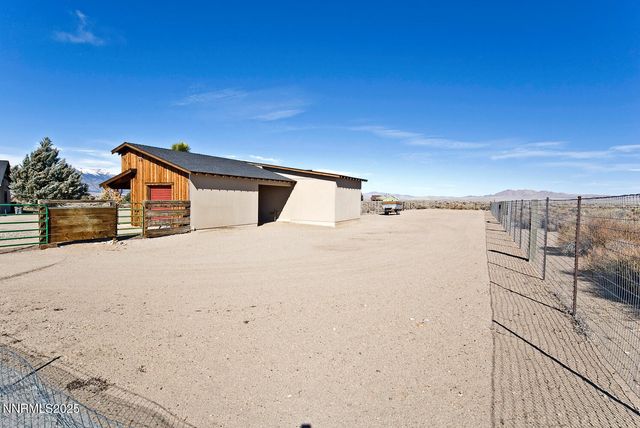 10 Dee Court, Smith Valley, NV 89430